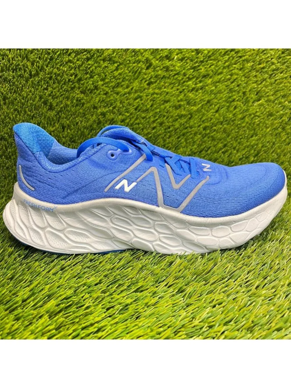 New Balance Fresh Foam X More v4 Womens Size 9 Blue White Running Shoes Sneakers